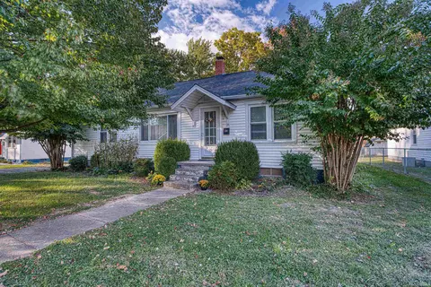 601 W Sycamore St, Boonville, IN 47601