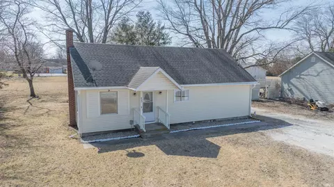 405 W Hwy 24 Hwy, Wolcott, IN 47995