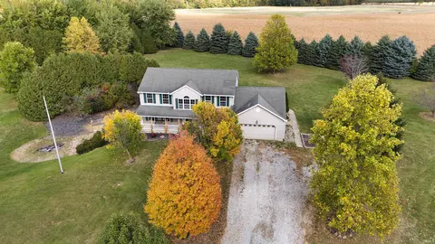 8696 N 620 E, Syracuse, IN 46567 photo 2
