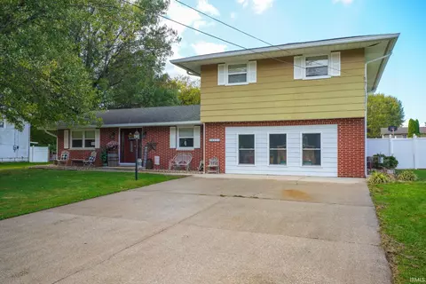 609 N 14th St, Mitchell, IN 47446 photo 2