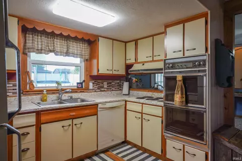 609 N 14th St, Mitchell, IN 47446 photo 10
