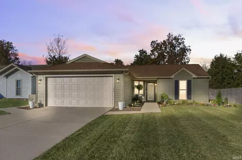 1423 Fall Creek Dr, Fort Wayne, IN 46808