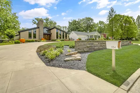934 Plaza Dr, Evansville, IN 47715