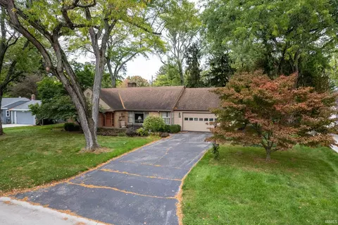 1026 W Pettit Ave, Fort Wayne, IN 46807