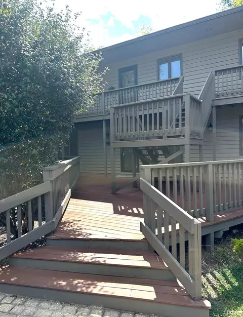 1915 E Waters Edge Dr #110, Bloomington, IN 47401
