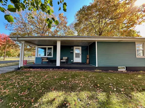 1322 3rd St, Covington, IN 47932 photo 2