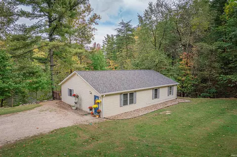 6811 Ashby Rd, Boonville, IN 47601