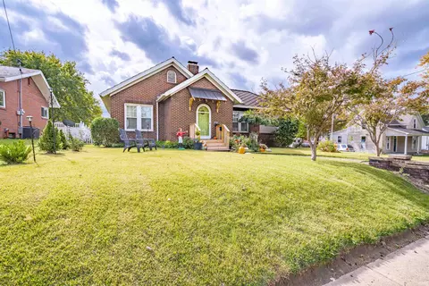 503 E Locust St, Boonville, IN 47601