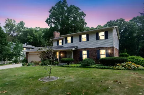 52564 Helvie Dr, South Bend, IN 46635