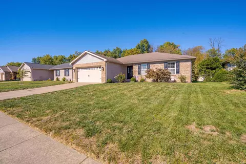 3420 Lost Creek Dr, Evansville, IN 47725