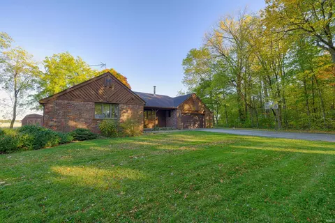 176 Timberly Dr, Greentown, IN 46936 photo 3