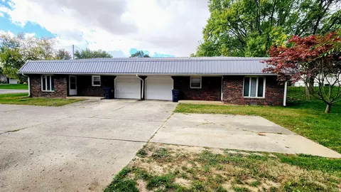 202 E 11 St, Anderson, IN 46016