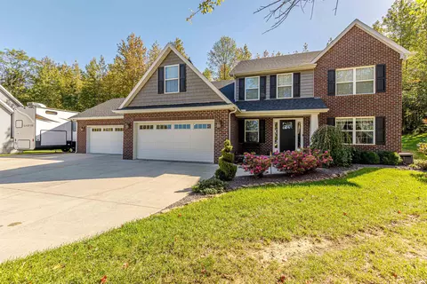 1322 Hills Dr, Evansville, IN 47720