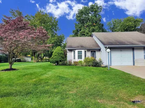 1603 Pine Ridge Ct, Elkhart, IN 46514