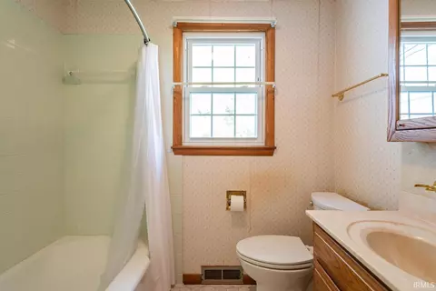 710 S High St, Bloomington, IN 47401 photo 23