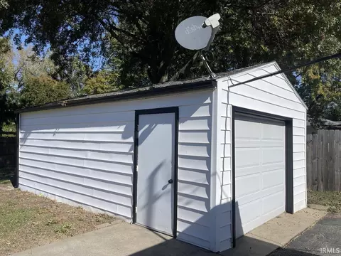42 E Harrison Ave, Wabash, IN 46992 photo 18