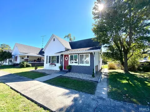1039 E Vincennes St, Linton, IN 47441