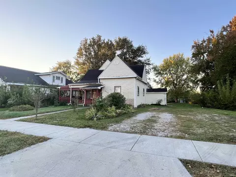 413 W 3rd St, Bicknell, IN 47512 photo 2