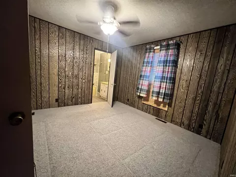 413 W 3rd St, Bicknell, IN 47512 photo 5