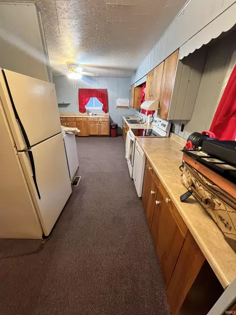 413 W 3rd St, Bicknell, IN 47512 photo 10