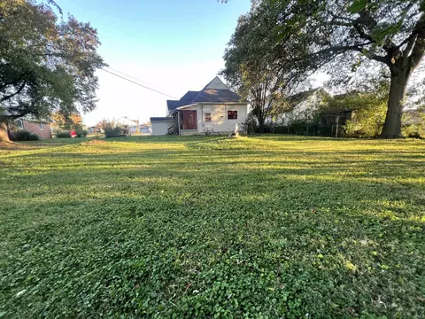 413 W 3rd St, Bicknell, IN 47512 photo 16