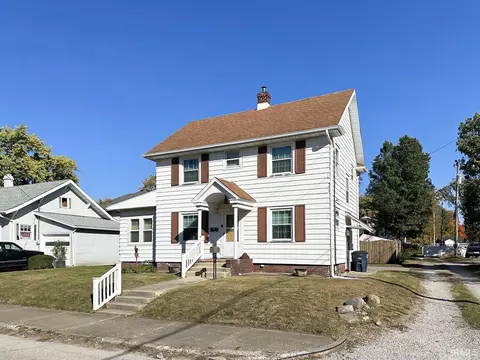609 S East St, Frankfort, IN 46041
