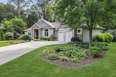 53126 Monterey Dr, Bristol, IN 46507