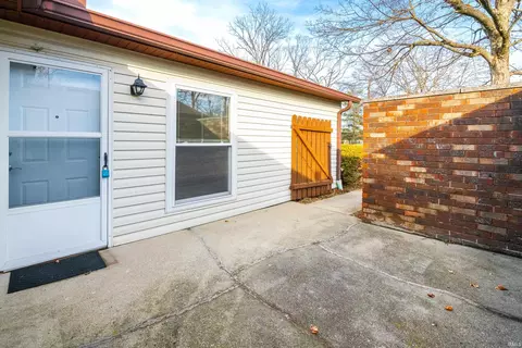 3372 S Commons Dr, Bloomington, IN 47401 photo 5