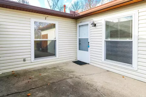 3372 S Commons Dr, Bloomington, IN 47401 photo 6