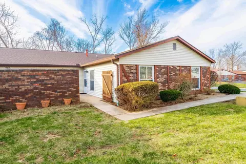 3372 S Commons Dr, Bloomington, IN 47401 photo 1