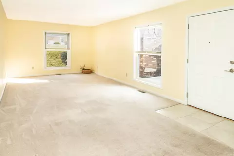 3372 S Commons Dr, Bloomington, IN 47401 photo 9