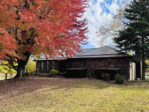 1923 E Timberline Cir, Warsaw, IN 46582
