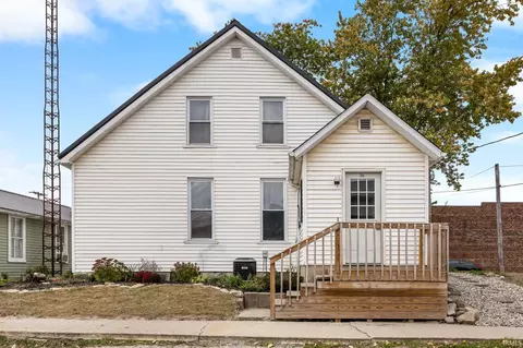 206 S Washington St, Reynolds, IN 47980
