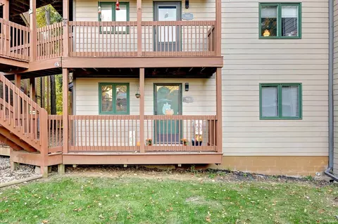 9614 S Lake Ridge Dr, Bloomington, IN 47401