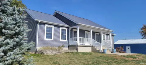 121 Fletcher St, Switz City, IN 47465