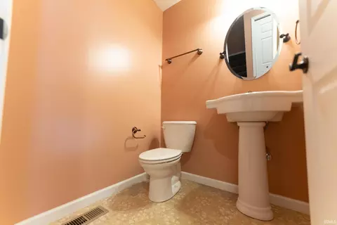 3828 S Cramer Cir, Bloomington, IN 47403 photo 9