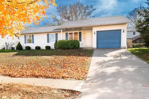 1013 W Countryside Ln, Bloomington, IN 47403