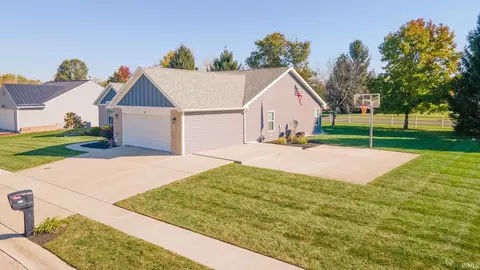 806 Willow Dr, Centerville, IN 47330 photo 3