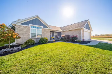 806 Willow Dr, Centerville, IN 47330 photo 2
