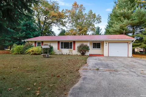 2875 S Lart Ln, Knox, IN 46534