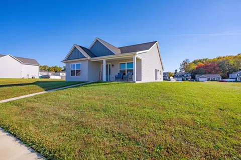 1101 Watership Dr, Evansville, IN 47725