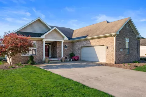 67 Sunset Dr, Hartford City, IN 47348