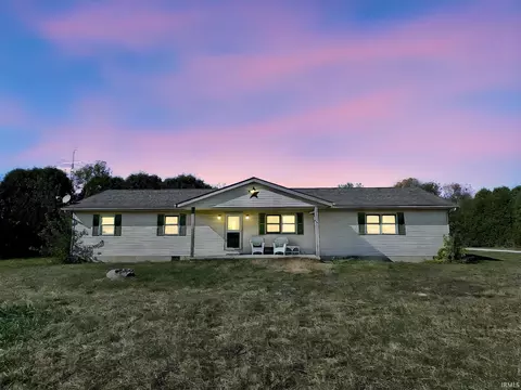 2073 N 1650 W St, Medaryville, IN 47957