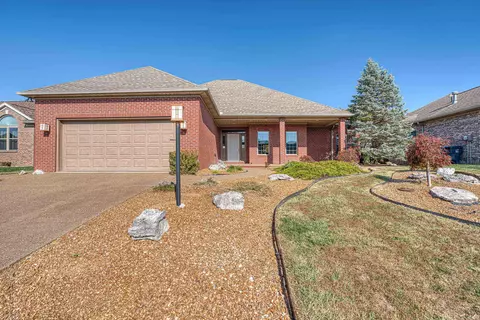 2842 Vertigo Ct, Evansville, IN 47725