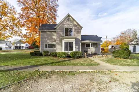 112 W Steuben St, Lagrange, IN 46761 photo 2