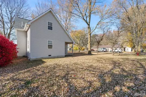 415 N Barclay St, Fairmount, IN 46928 photo 2