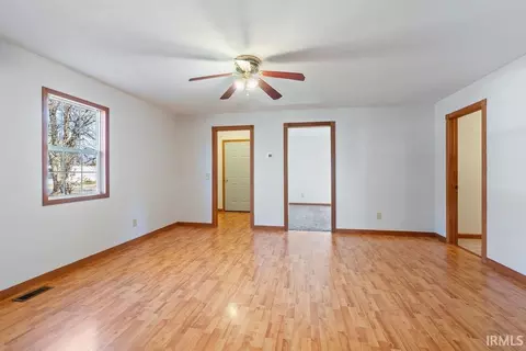 415 N Barclay St, Fairmount, IN 46928 photo 4