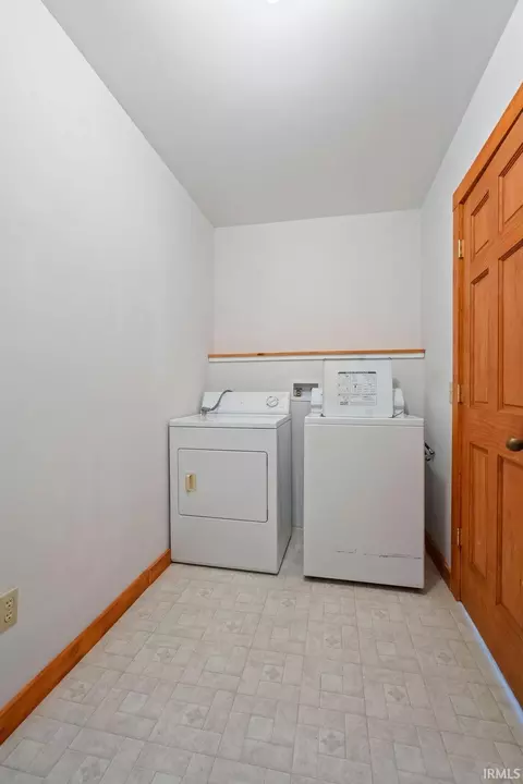 415 N Barclay St, Fairmount, IN 46928 photo 10
