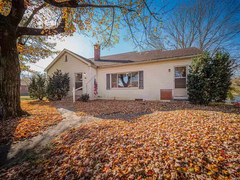 533 N Main St, Winslow, IN 47598