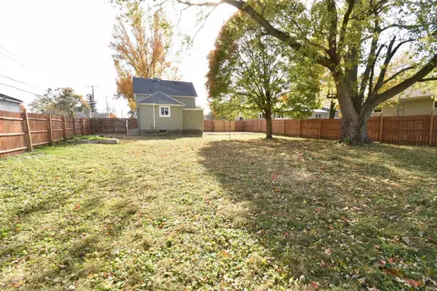 203 E Main St, Fowler, IN 47944 photo 9
